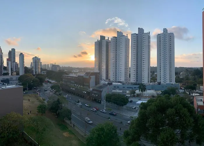 707- Apartamento Encantador, Amplo E Decorado, Quarto, Sala, Cozinha, Mobiliario Moderno, Cozinha Completa Com Utensilios , Excelente Vista Da Cidade E Localizacao Privelegiada No Bairro Bigorrilho