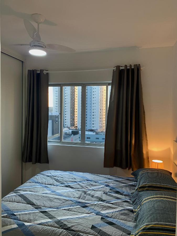 707- Encantador, Amplo E Decorado, Quarto, Sala, Cozinha, Mobiliario Moderno, Cozinha Completa Com Utensilios , Excelente Vista Da E Localizacao Privelegiada No Bairro Bigorrilho Curitiba