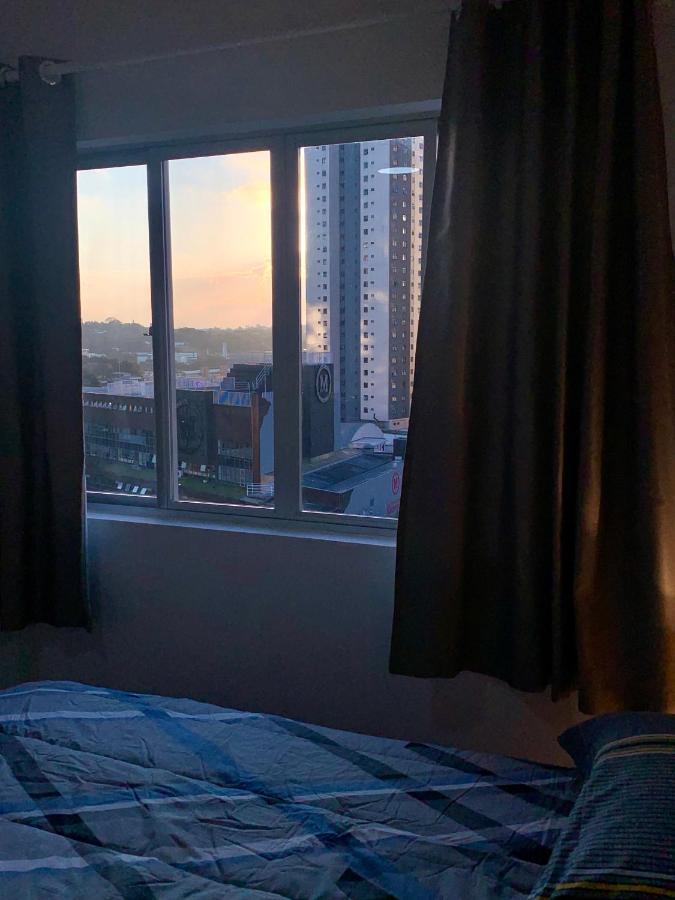 707- Encantador, Amplo E Decorado, Quarto, Sala, Cozinha, Mobiliario Moderno, Cozinha Completa Com Utensilios , Excelente Vista Da E Localizacao Privelegiada No Bairro Bigorrilho * Curitiba