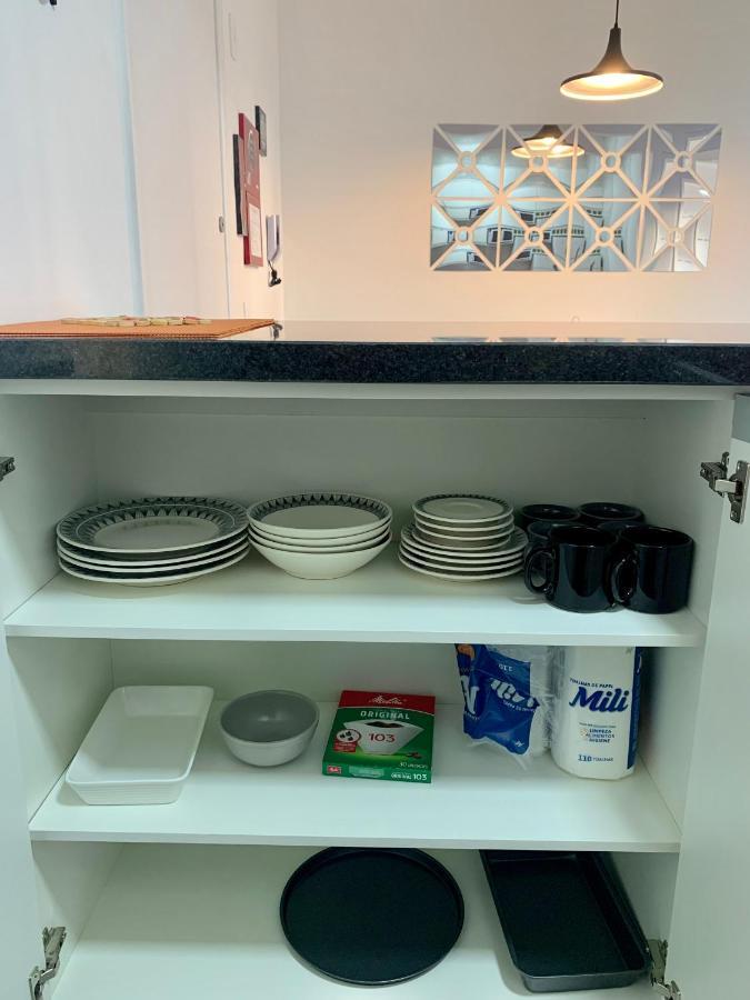 Apartamento 707- Encantador, Amplo E Decorado, Quarto, Sala, Cozinha, Mobiliario Moderno, Cozinha Completa Com Utensilios , Excelente Vista Da E Localizacao Privelegiada No Bairro Bigorrilho