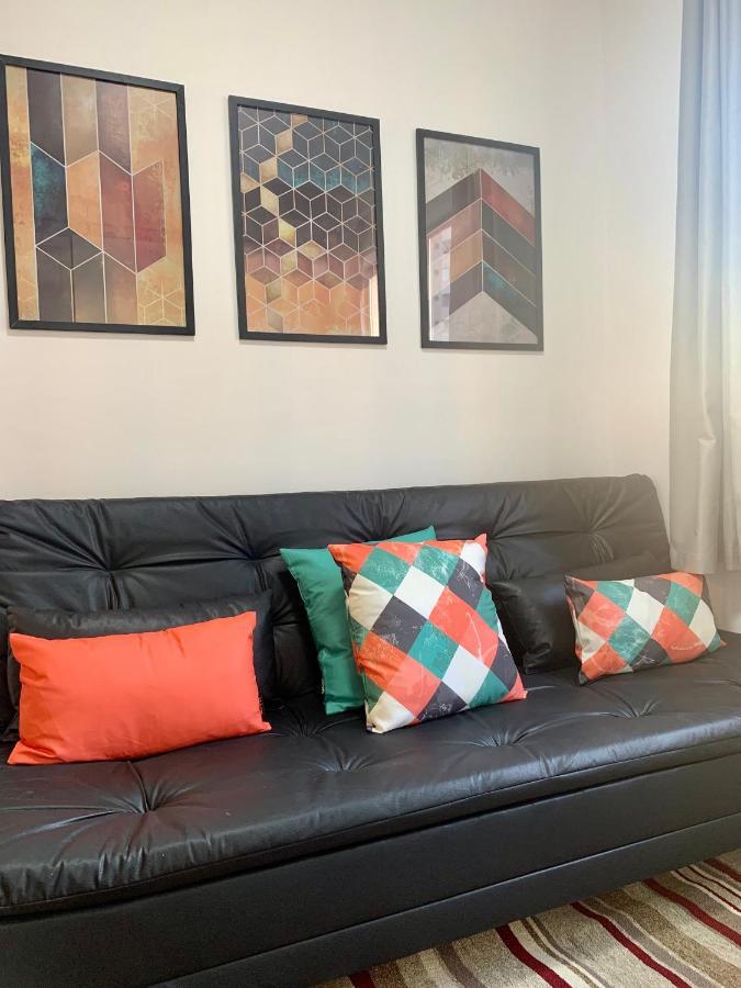 Apartamento 707- Encantador, Amplo E Decorado, Quarto, Sala, Cozinha, Mobiliario Moderno, Cozinha Completa Com Utensilios , Excelente Vista Da E Localizacao Privelegiada No Bairro Bigorrilho *