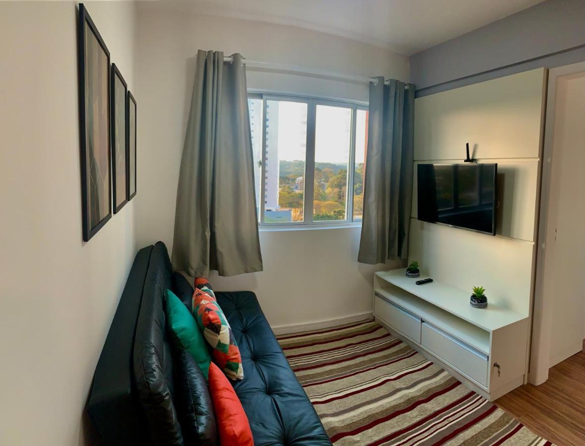 707- Encantador, Amplo E Decorado, Quarto, Sala, Cozinha, Mobiliario Moderno, Cozinha Completa Com Utensilios , Excelente Vista Da E Localizacao Privelegiada No Bairro Bigorrilho